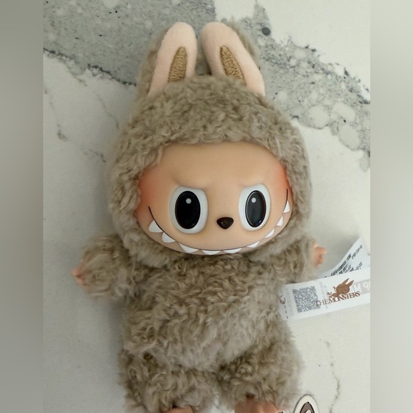 Exciting Macaron Toffee Labubu - Picture 5 of 6